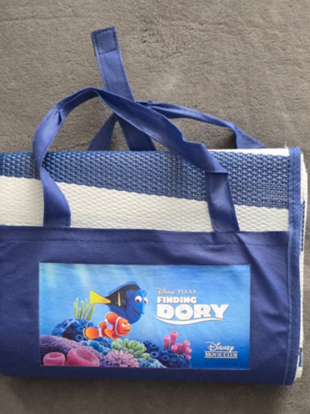 Disney/Pixar “Finding Dory” fold-up picnic/beach mat — NEW without Tags